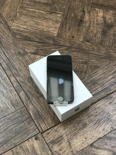 Лот: 11260885. Фото: 1. iPhone 5s 64 GB space gray ! Оригинал... Смартфоны