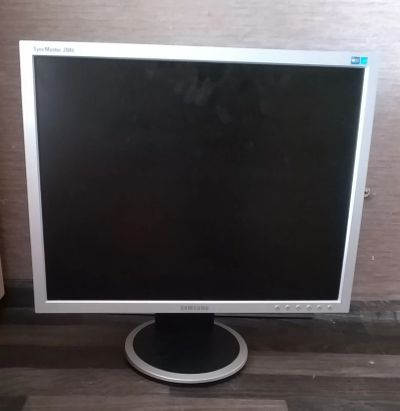 Лот: 13973503. Фото: 1. Монитор 20", редкий 1600*1200. ЖК-мониторы