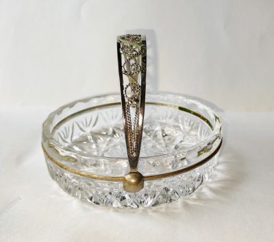 Лот: 17345585. Фото: 1. Хрустальная конфетница с ручкой. Кухонные аксессуары