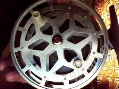 Лот: 558701. Фото: 1. Катушка спиннинговая СКР-120 новая... Удочки, спиннинги