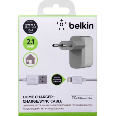 Лот: 4695656. Фото: 1. Набор Belkin (СЗУ + USB дата кабель... Зарядные устройства, блоки питания, адаптеры сетевые для смартфонов