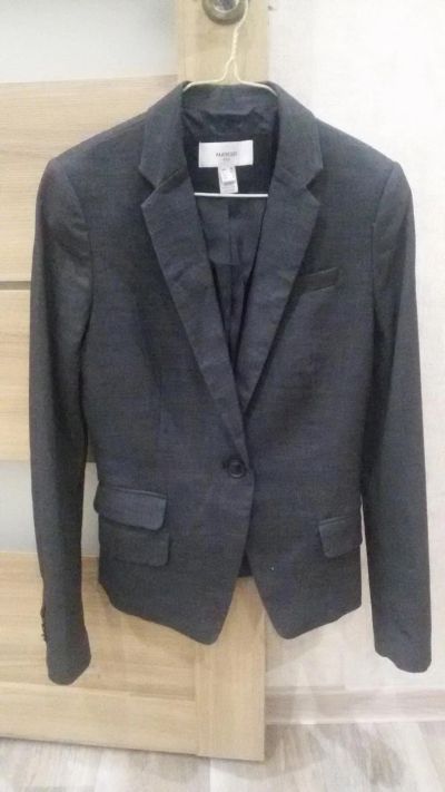 Лот: 7775235. Фото: 1. пиджак женский MANGO. Костюмы