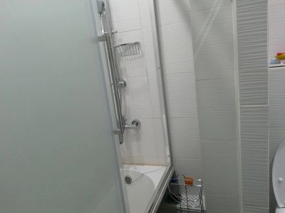 Лот: 6068505. Фото: 1. Ширма на ванну отличная. Другое (сантехника, водопровод)