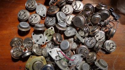 Лот: 7890141. Фото: 1. Транзисторы мощные П702А,2Т803А... Транзисторы
