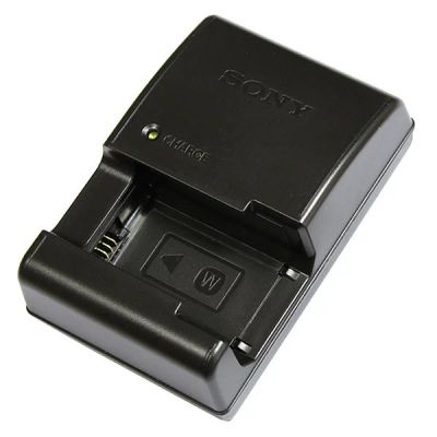 Лот: 11716984. Фото: 1. Зарядное устройство Sony для аккумулятором... Аккумуляторы, зарядные
