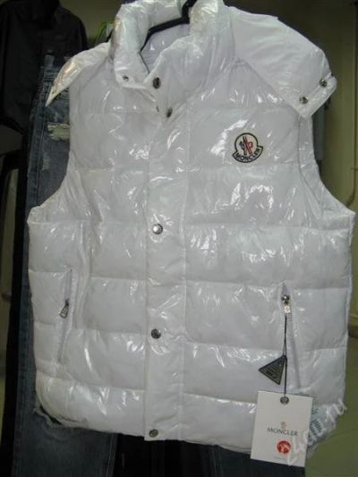 Лот: 1243511. Фото: 1. Жилетка мужская MONCLER. Верхняя одежда