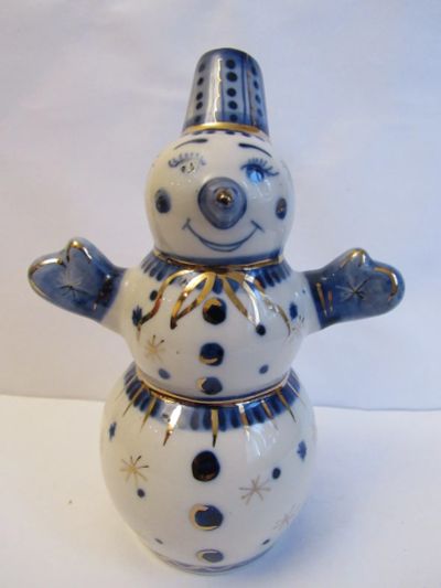 Лот: 19624331. Фото: 1. Снеговик фарфор Гжель в золоте... Гирлянды, шарики, новогодние аксессуары