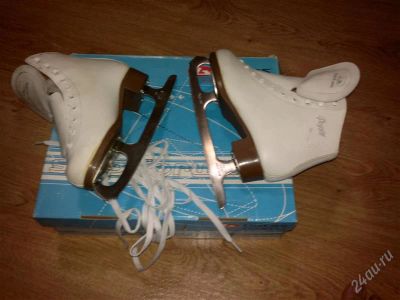 Лот: 2437850. Фото: 1. Фигурные коньки на девочку. Botas... Коньки