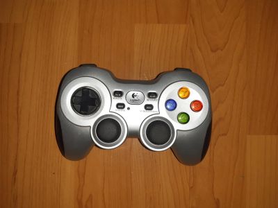 Лот: 15277824. Фото: 1. Геймпад Logitech F710. Рули, джойстики