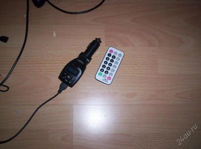 Лот: 1511043. Фото: 1. ФМ Модулятор + 1Gb + пульт. Электроприборы для автомобиля