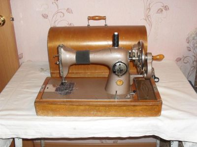 Лот: 3294544. Фото: 1. Швейная машинка в хорошем состоянии. Швейная, вязальная