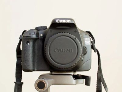 Лот: 7847903. Фото: 1. Canon 550D Body полный комплект... Цифровые зеркальные