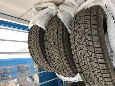 Лот: 14697799. Фото: 1. Bridgestone blizzak dm v2. Шины