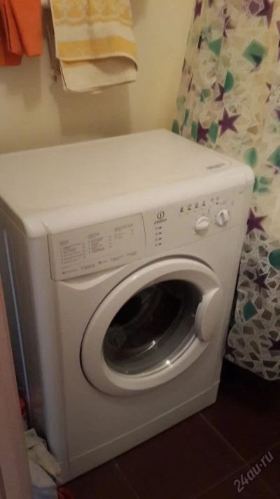 Лот: 5559684. Фото: 1. Стиральная машина Indesit wisl... Стиральные машины