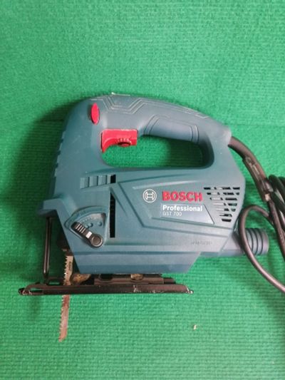 Лот: 24334820. Фото: 1. Электролобзик BOSCH gst 700(4048Б... Электроинструмент