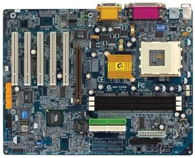 Лот: 118467. Фото: 1. Материнская плата Gigabyte GA-7VRX... Материнские платы
