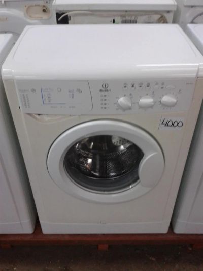 Лот: 4543273. Фото: 1. Стиральная машина Indesit WISL... Стиральные машины