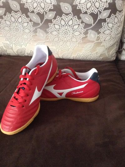 Лот: 9122611. Фото: 1. Кроссовки Mizuno (оригинал) 40. Кеды, кроссовки, слипоны