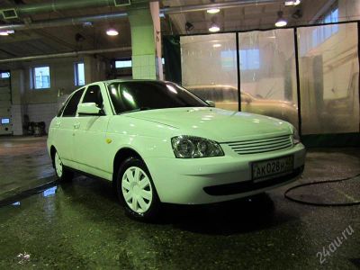 Лот: 1754039. Фото: 1. PRIORA Hatchback WHITE 2010. Автомобили