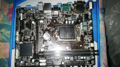 Лот: 5374888. Фото: 1. Материнская плата Gigabyte GA-H81M-D2V. Материнские платы