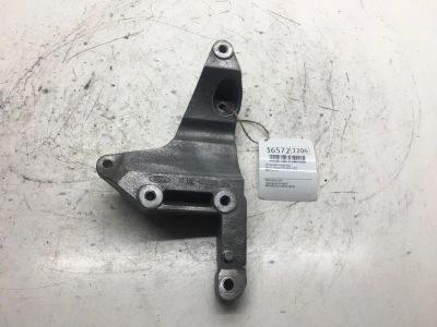 Лот: 20387984. Фото: 1. Кронштейн генератора Mazda Tribute... Кузов