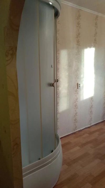 Лот: 11543077. Фото: 1. Гостинка, ул. Матросова, д. 28... Квартиры, студии