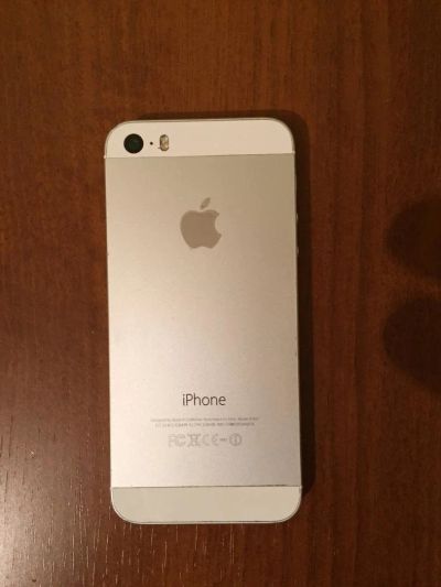 Лот: 10427641. Фото: 1. iPhone 5s white. Смартфоны