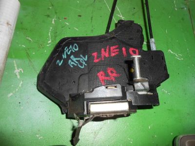 Лот: 20895472. Фото: 1. Замок двери Toyota Wish ZNE10G... Кузов