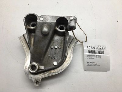 Лот: 20388471. Фото: 1. Кронштейн опоры двигателя Honda... Двигатель и элементы двигателя