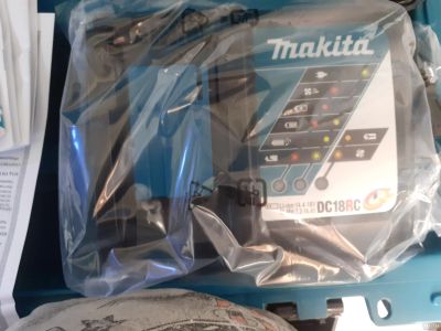 Лот: 17832668. Фото: 1. Зарядное для шуруповерта MAKiTA. Электроинструмент