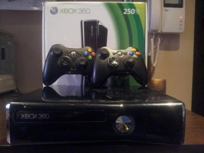 Лот: 3213859. Фото: 1. Xbox 360 250g +2 джойстика!. Игровые приставки, консоли