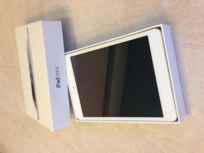 Лот: 3654566. Фото: 1. Ipad mini 16g Срочно!. Планшеты