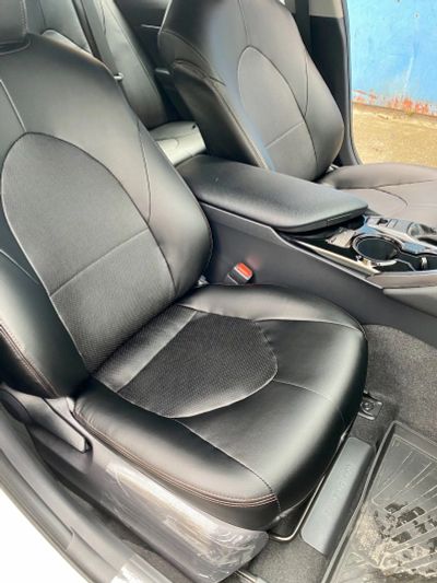 Лот: 16634696. Фото: 1. Чехлы на Toyota Camry 70 (2018... Чехлы, коврики, оплетки руля
