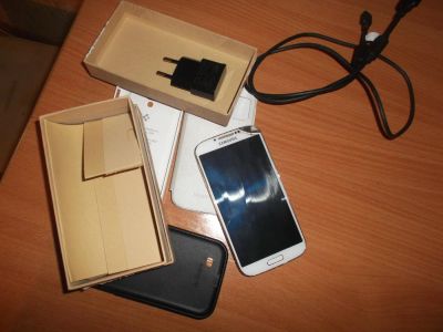 Лот: 4634977. Фото: 1. Samsung Galaxy S4 GT I9500!. Смартфоны