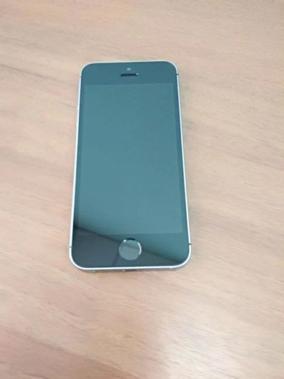 Лот: 11194880. Фото: 1. Iphone 5s 16 Гб чёрный в отличном... Смартфоны