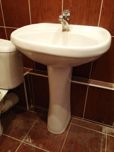 Лот: 6568672. Фото: 1. Раковина + пьедестал + смеситель. Раковины, умывальники