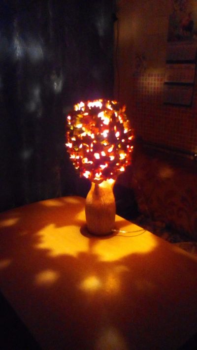 Лот: 13041539. Фото: 1. Лампа настольная . Осеннее дерево... Другое освещение