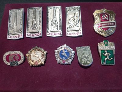 Лот: 24294756. Фото: 1. Значки (3). Сувенирные