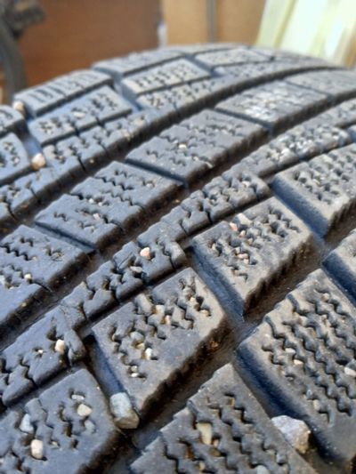 Лот: 25792988. Фото: 1. Шины зимние Hankook R14 185/70... Шины
