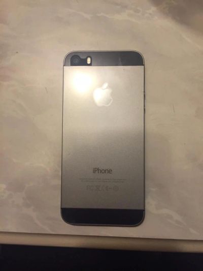 Лот: 6255159. Фото: 1. Apple iPhone 5s 16 Gb space grey. Смартфоны