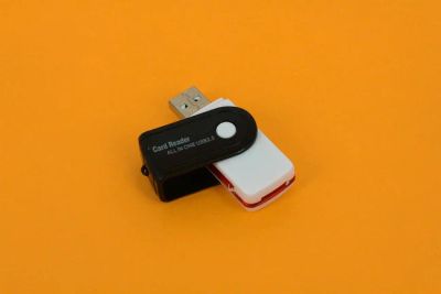 Лот: 10154314. Фото: 1. Card reader универсальный Самовывоз... USB хабы