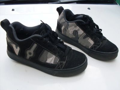 Лот: 8057362. Фото: 1. Кроссовки "Heelys" на колёсиках. Кеды, кроссовки
