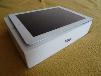 Лот: 10275651. Фото: 1. iPad 2 - (16gb, Wi-Fi). Планшеты