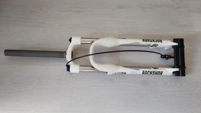 Лот: 18154794. Фото: 1. Новая вилка rock shox xc с удалённой... Запчасти