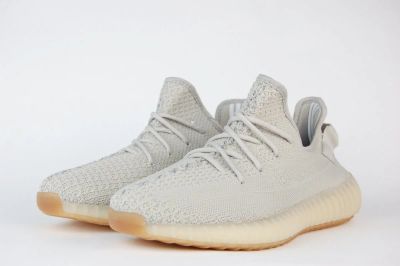 Лот: 16876178. Фото: 1. Кроссовки Adidas Yeezy 350 boost... Кеды, кроссовки, слипоны