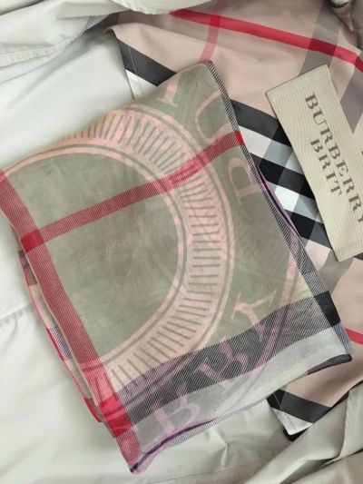 Лот: 7949442. Фото: 1. Палантин "Burberry". Шарфы, платки