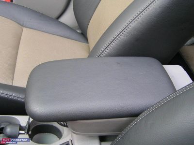 Лот: 5306253. Фото: 1. Фиксаторы на подлокотник Subaru... Салон