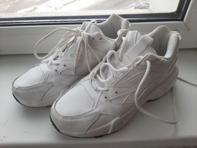 Лот: 25079835. Фото: 1. Кроссовки Reebok 38,5 размер. Кеды, кроссовки, слипоны