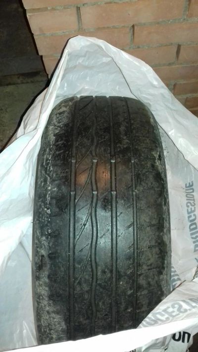 Лот: 10354609. Фото: 1. 215/50 R17 комплект шин Bridgestone... Шины