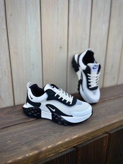 Лот: 25669286. Фото: 1. Кроссовки Nike. Кеды, кроссовки, слипоны